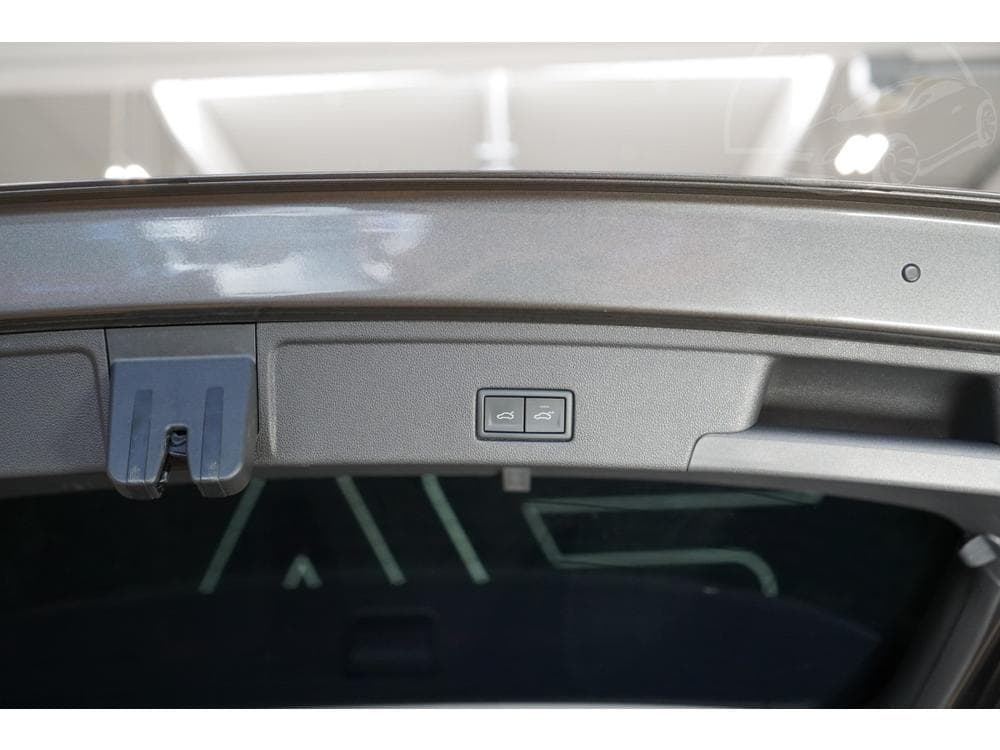 2020 Volkswagen TOUAREG - 37