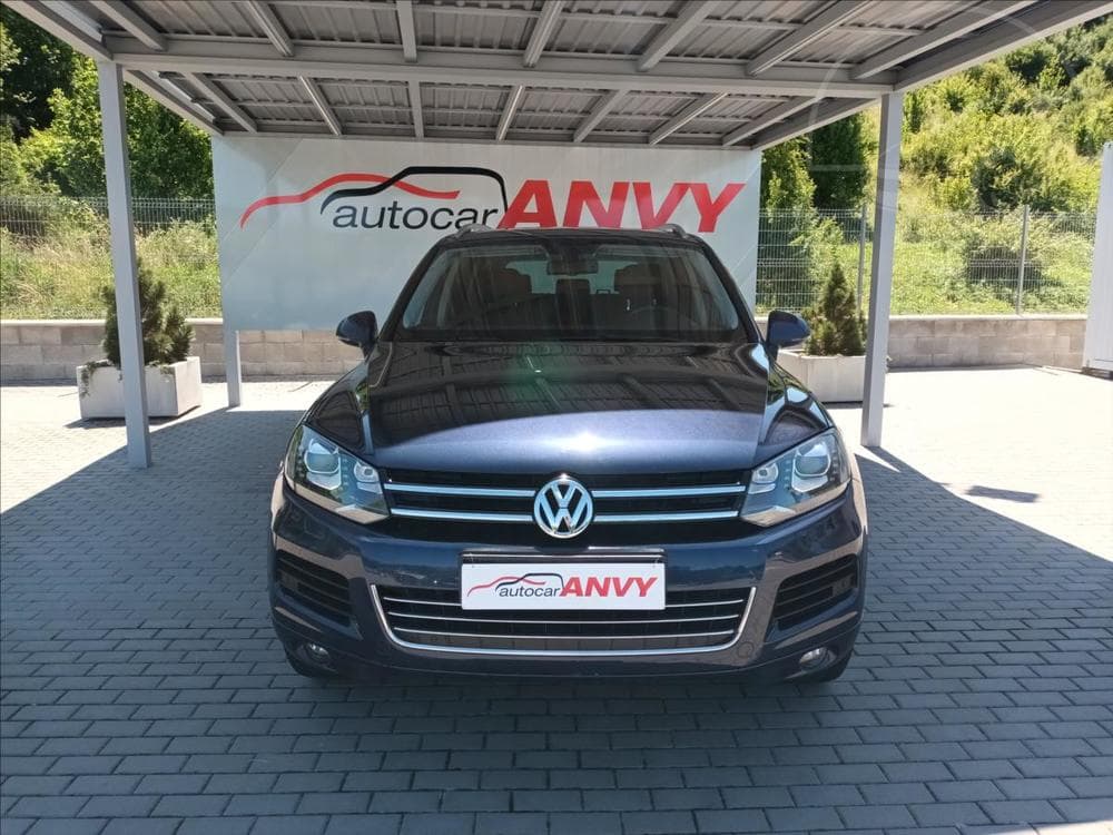 2011 Volkswagen Touareg - 3