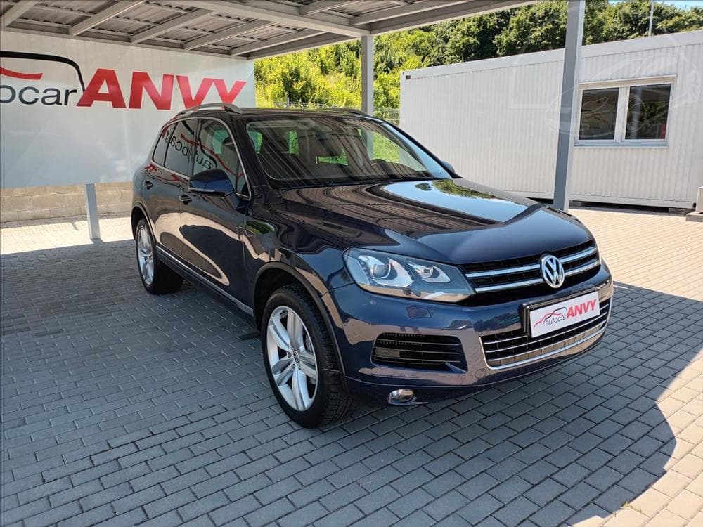 2011 Volkswagen Touareg - 5