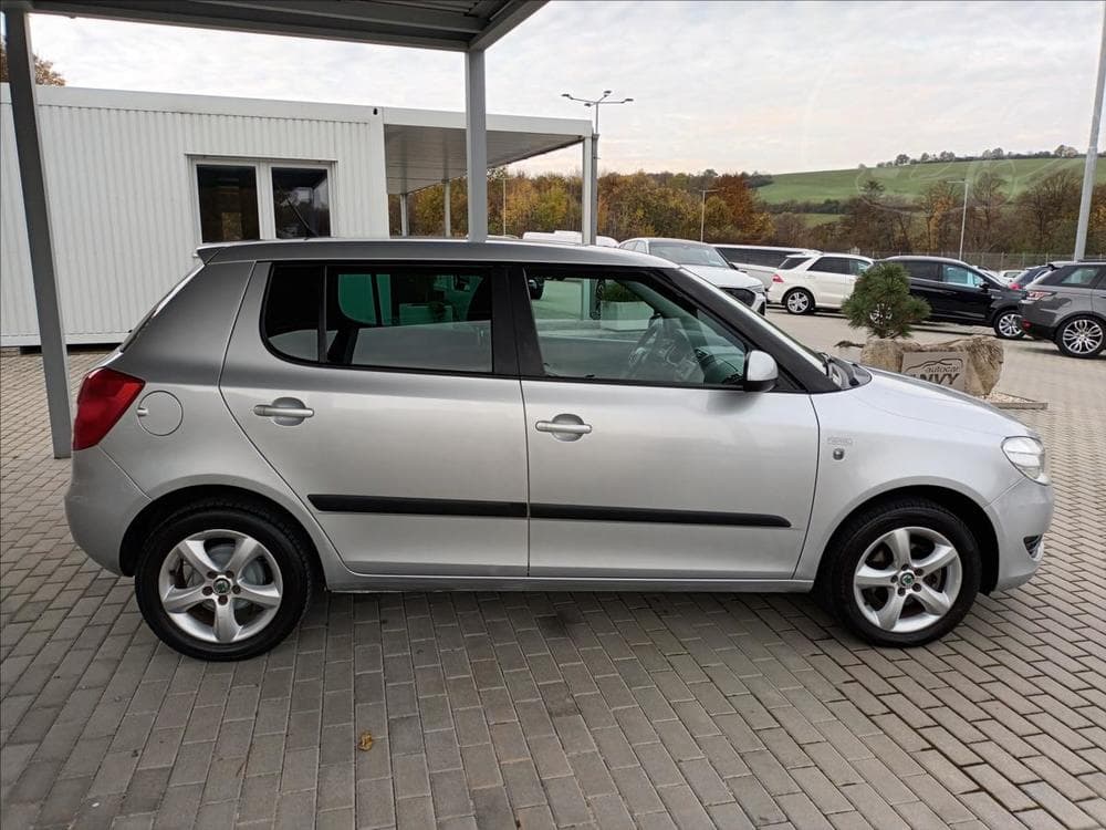 2011 Škoda FABIA - 4