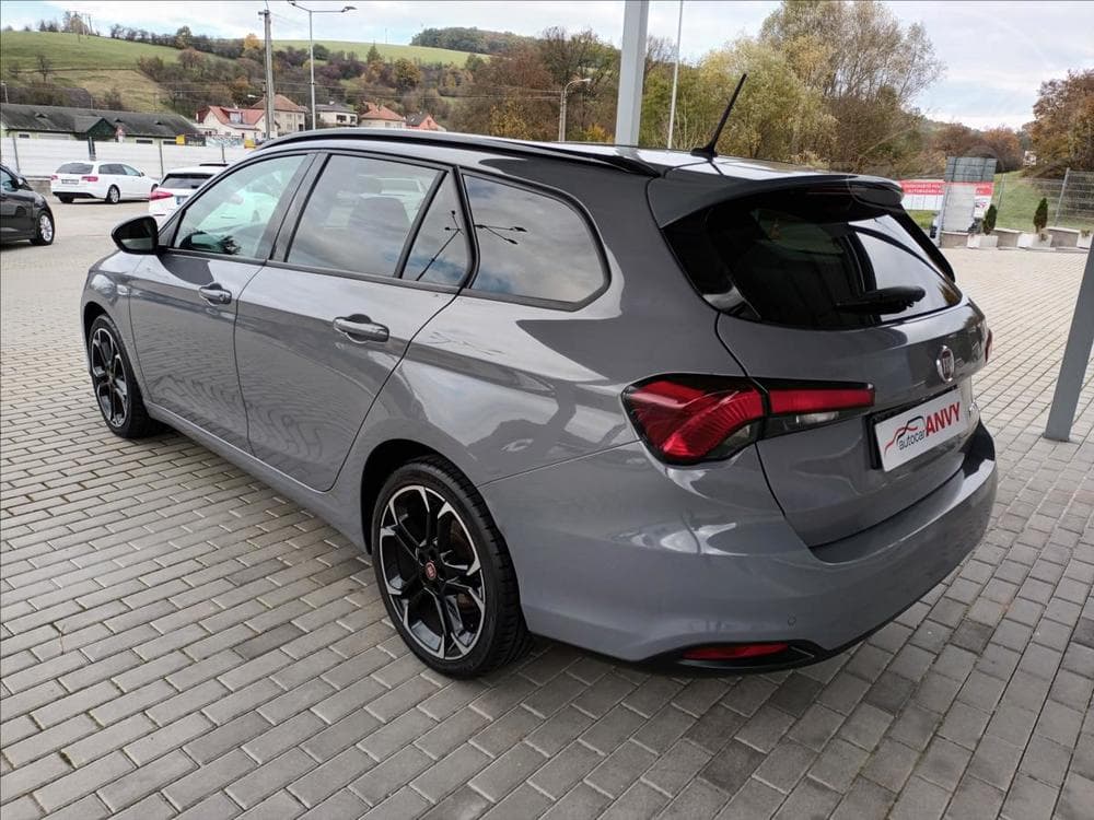 2020 Fiat Tipo - 13