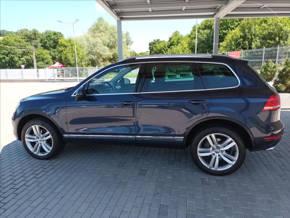 2011 Volkswagen Touareg - 15