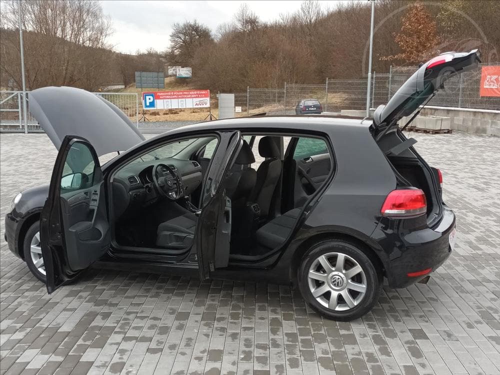 2011 Volkswagen GOLF - 8