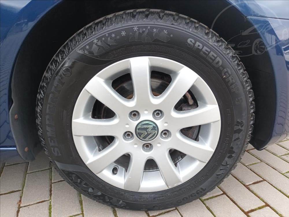2011 Volkswagen GOLF - 9