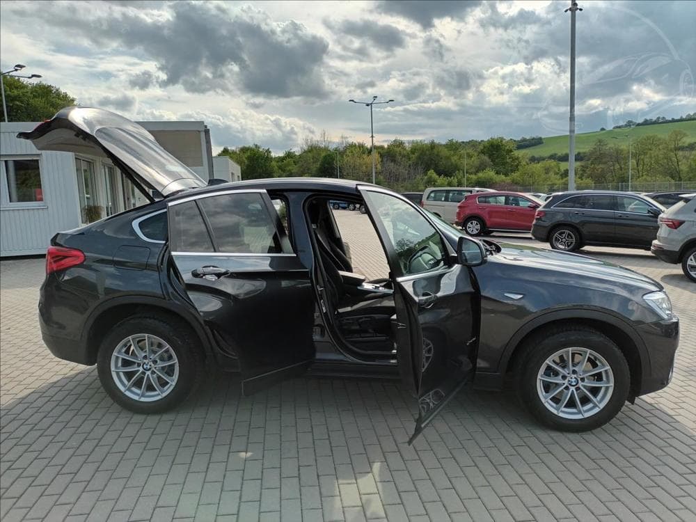 2017 BMW X4 - 25