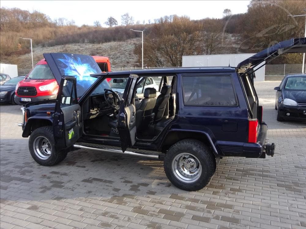 1996 Jeep CHEROKEE - 9