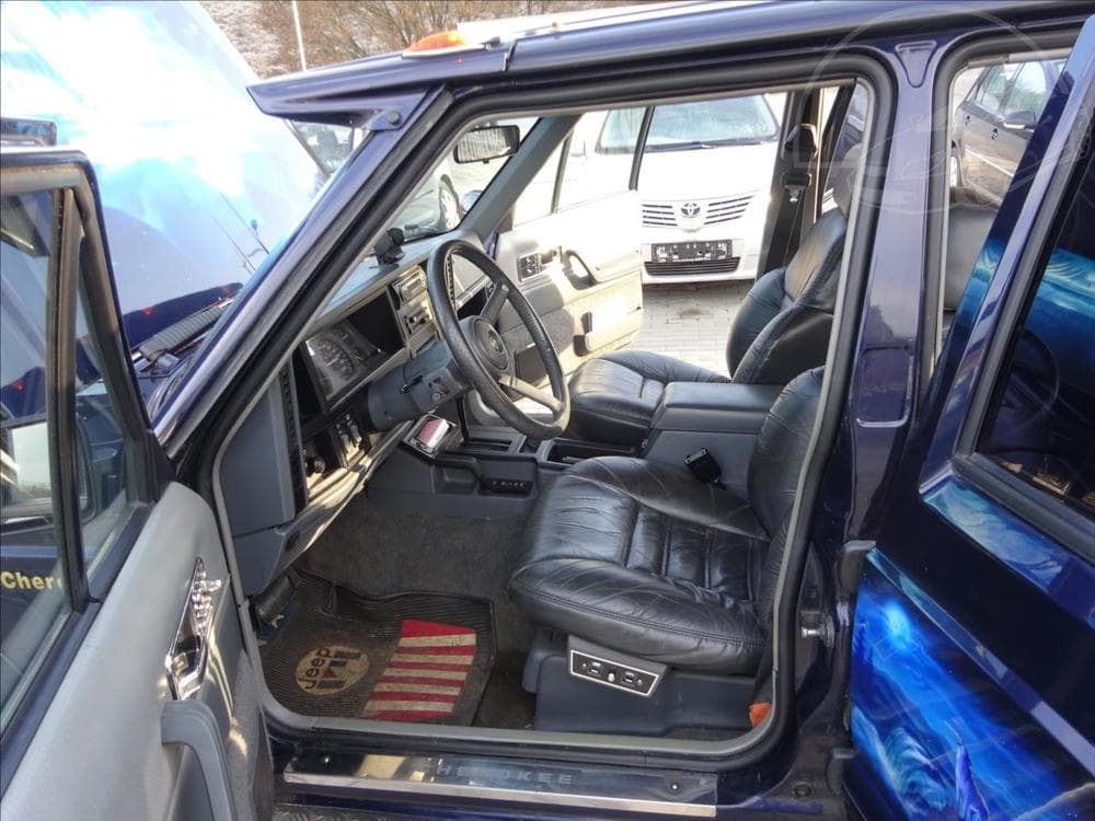 1996 Jeep CHEROKEE - 10