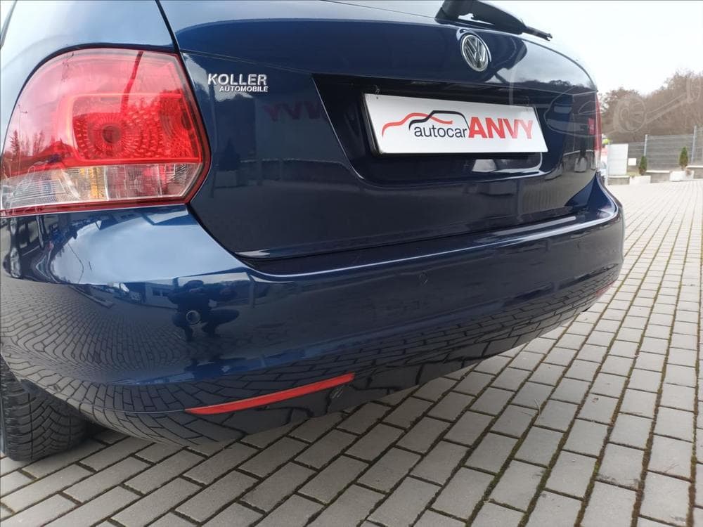 2011 Volkswagen GOLF - 11