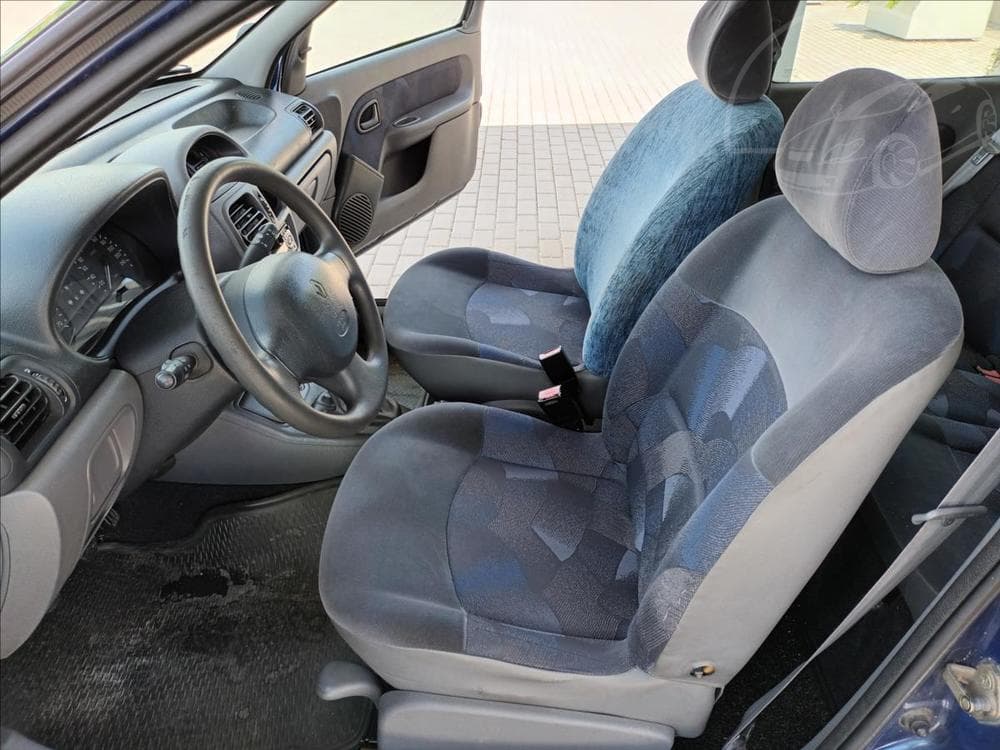 1999 Renault CLIO - 11