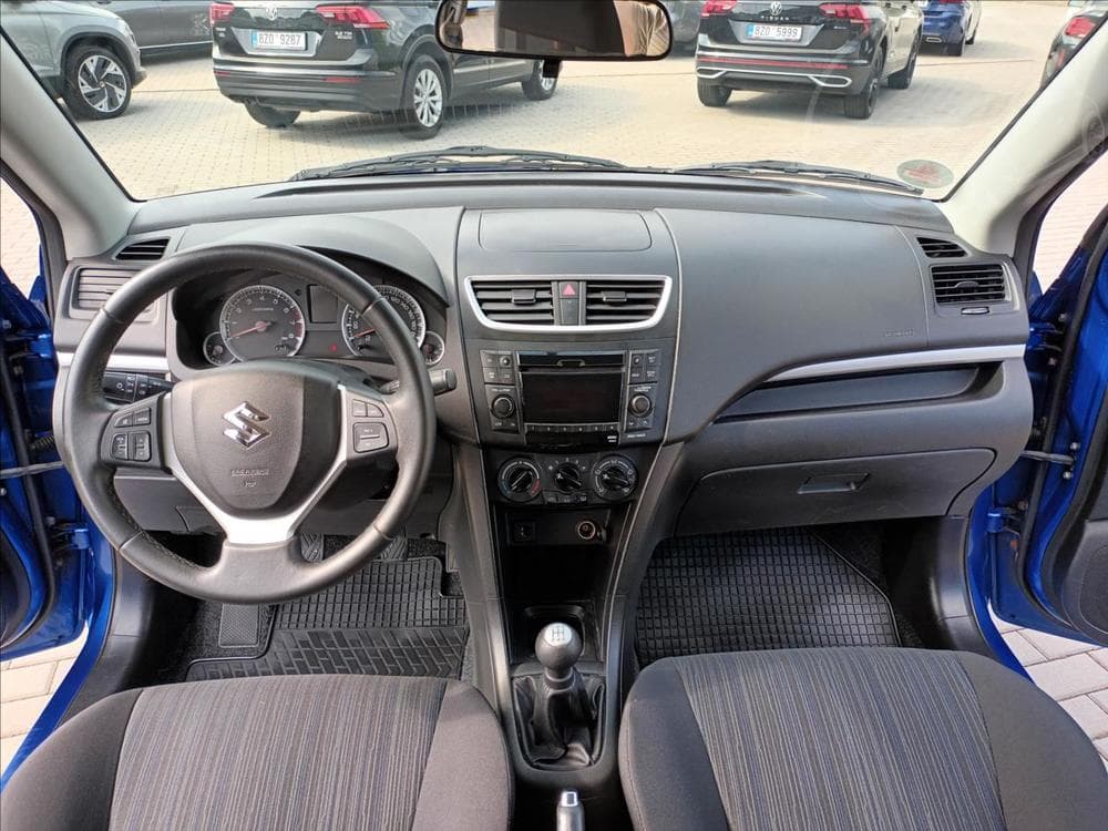 2015 Suzuki SWIFT - 11