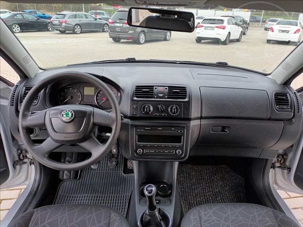 2011 Škoda FABIA - 11