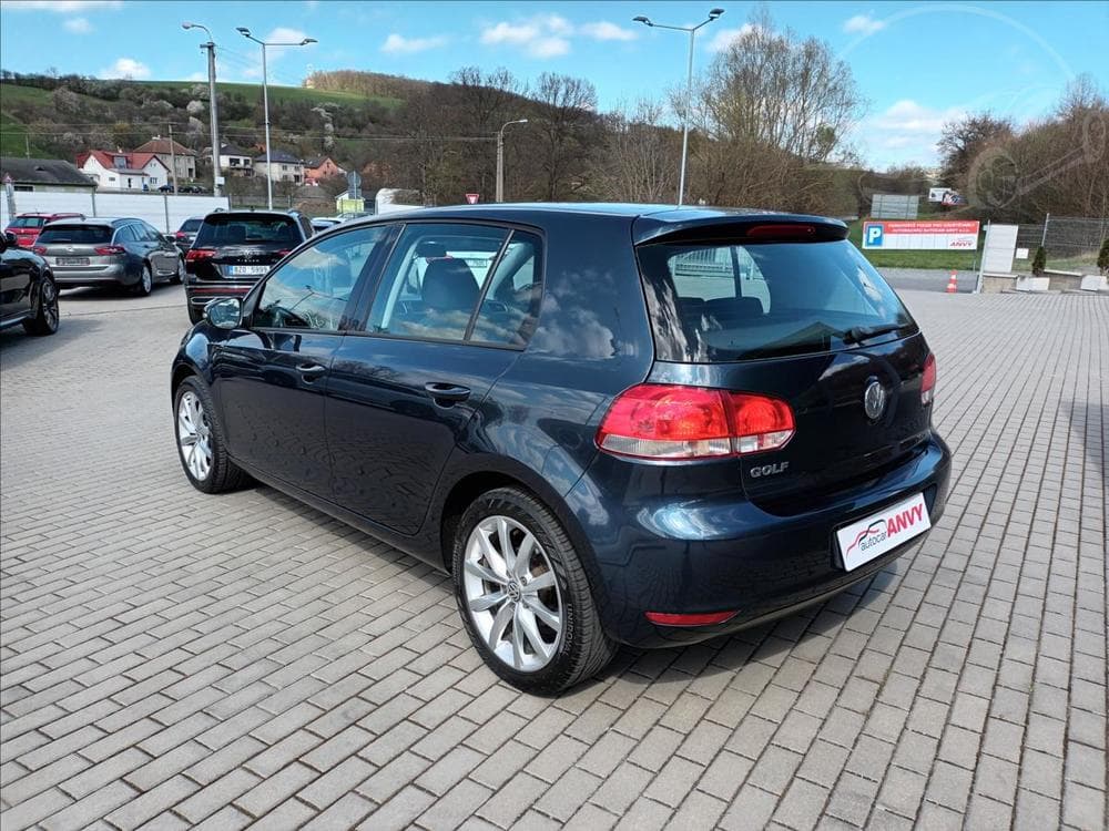 2010 Volkswagen GOLF - 11