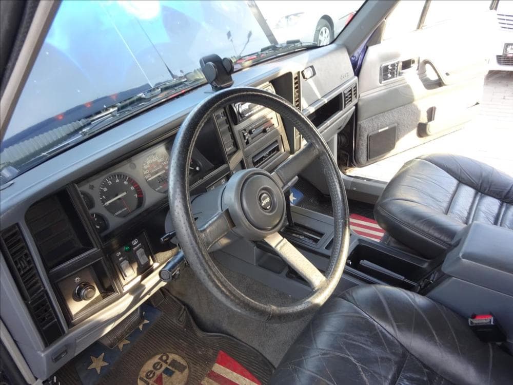 1996 Jeep CHEROKEE - 11