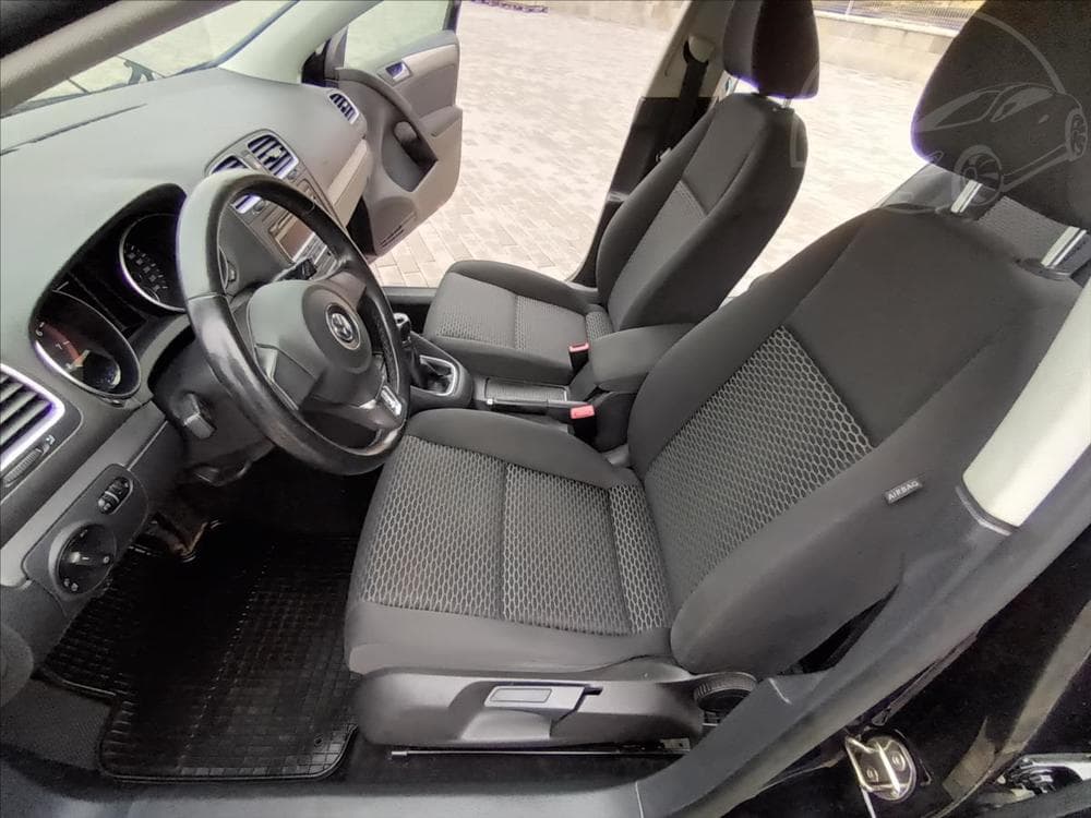 2011 Volkswagen GOLF - 11