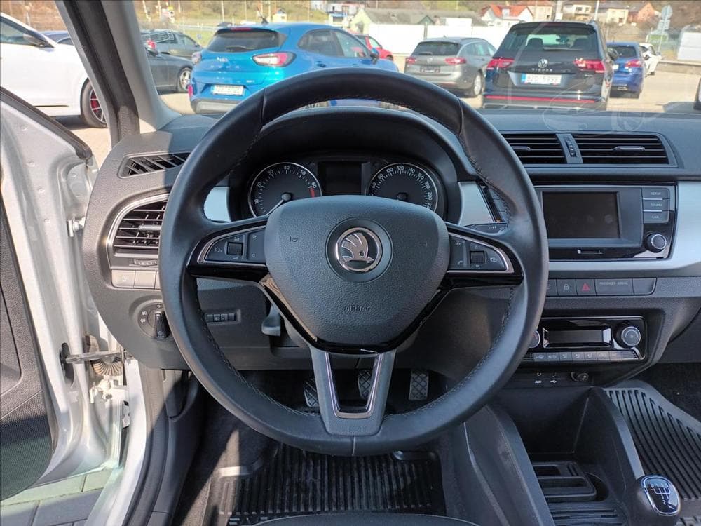2017 Škoda FABIA - 23