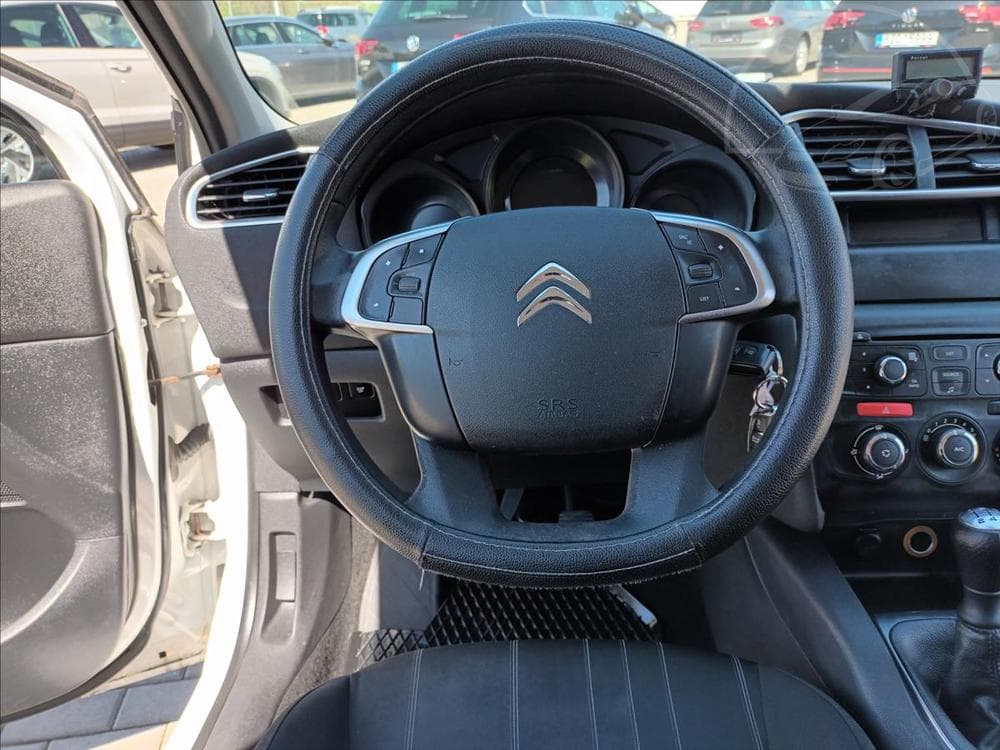 2012 Citroen C4 - 12