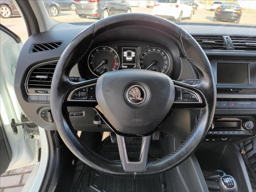 2015 Škoda FABIA - 23