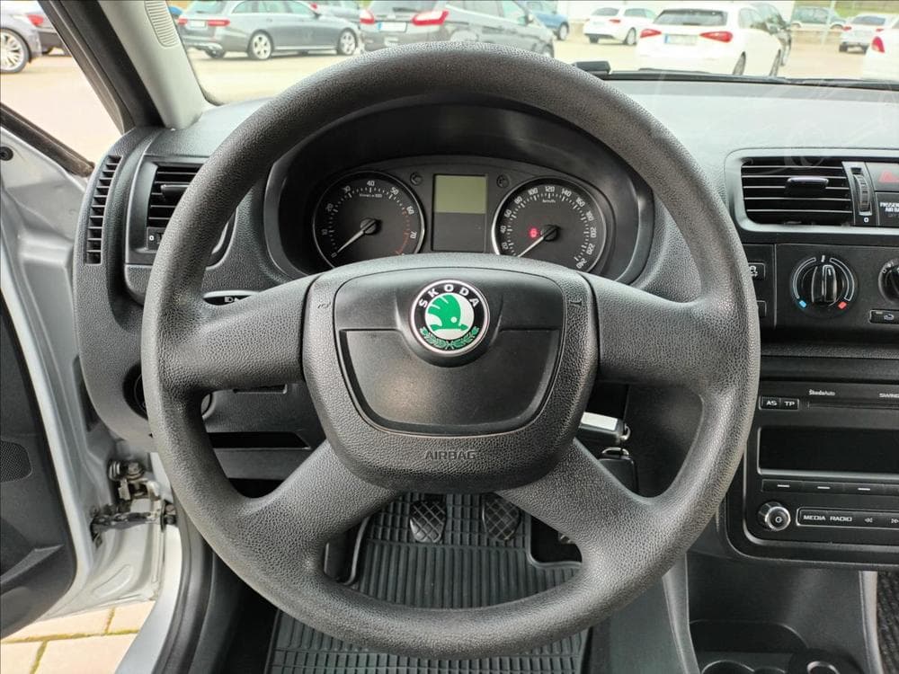 2011 Škoda FABIA - 12