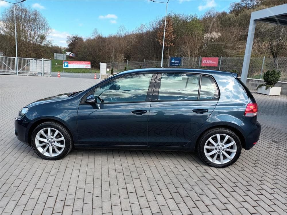 2010 Volkswagen GOLF - 12