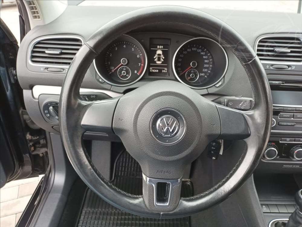 2011 Volkswagen GOLF - 12
