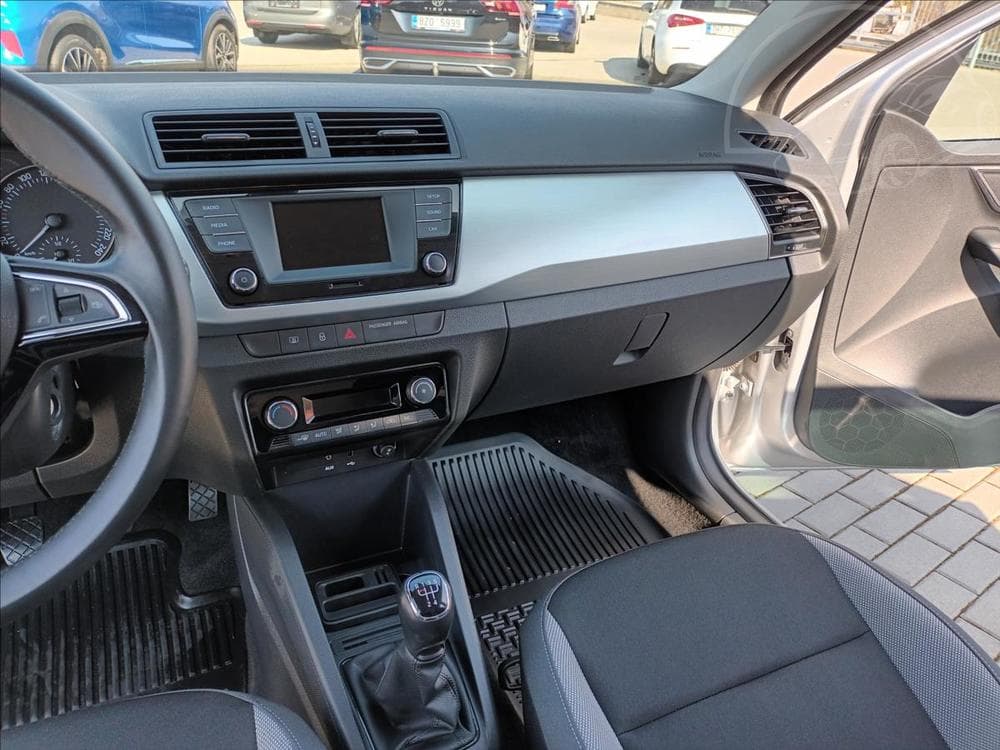 2017 Škoda FABIA - 25
