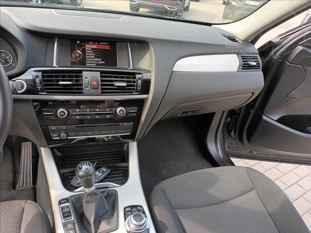 2017 BMW X4 - 37