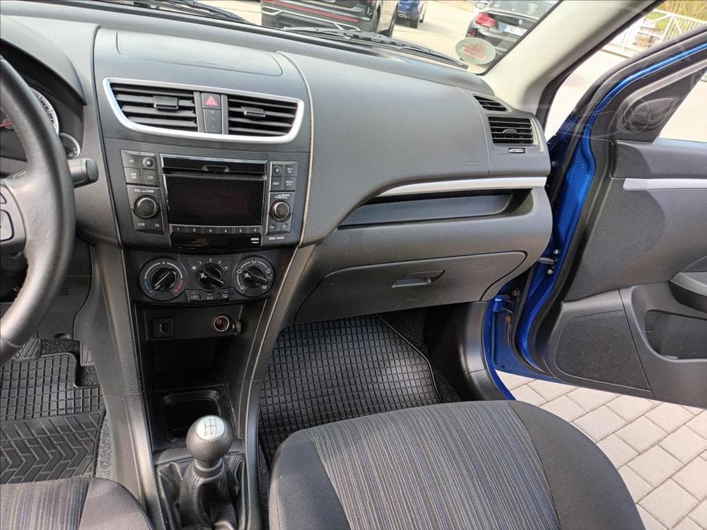 2015 Suzuki SWIFT - 13