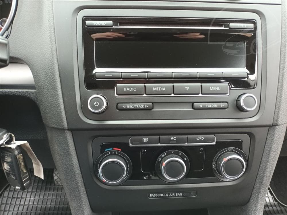 2011 Volkswagen GOLF - 14