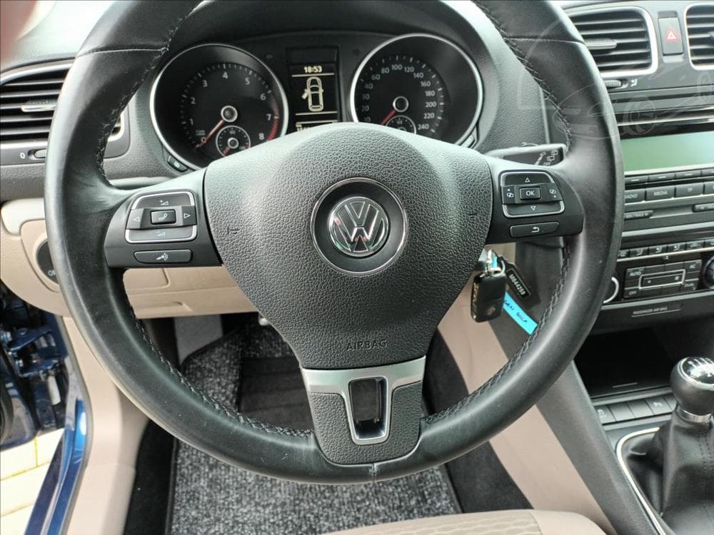 2011 Volkswagen GOLF - 15