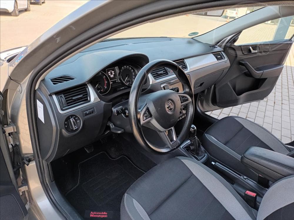 2017 Škoda RAPID - 29