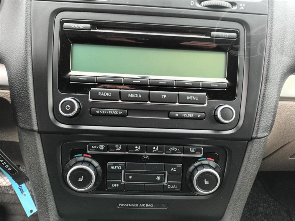 2011 Volkswagen GOLF - 16