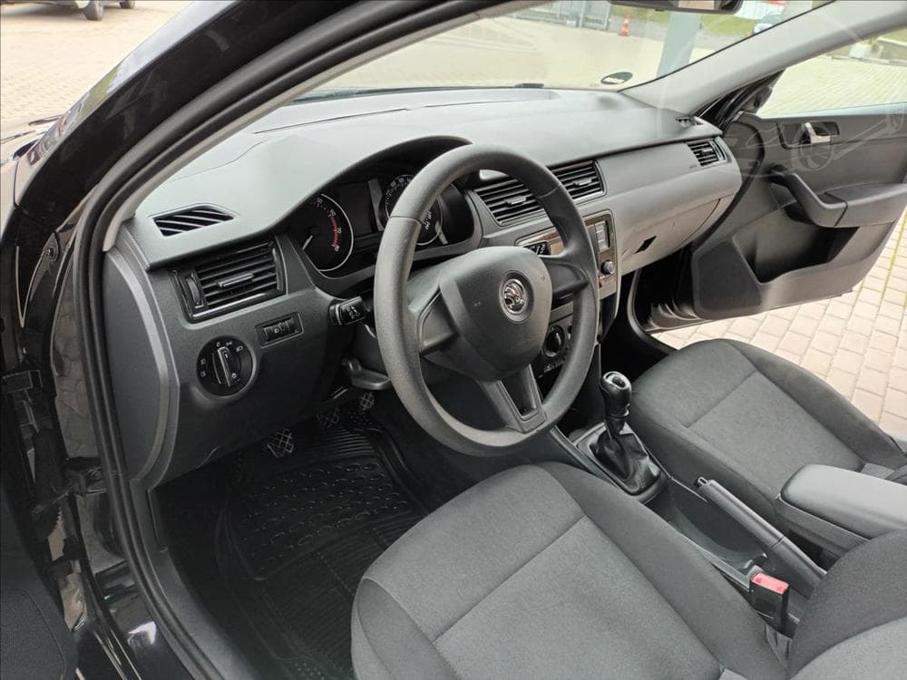 2016 Škoda RAPID - 31