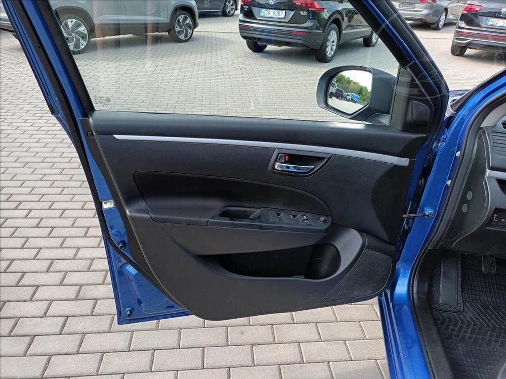 2015 Suzuki SWIFT - 16