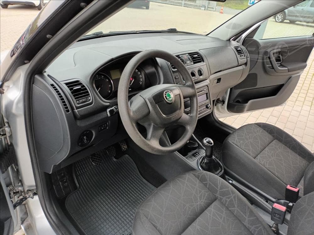 2011 Škoda FABIA - 16