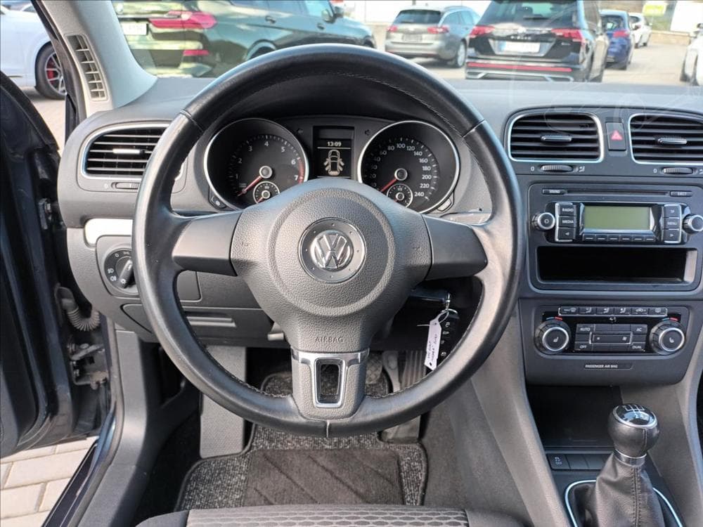2010 Volkswagen GOLF - 16