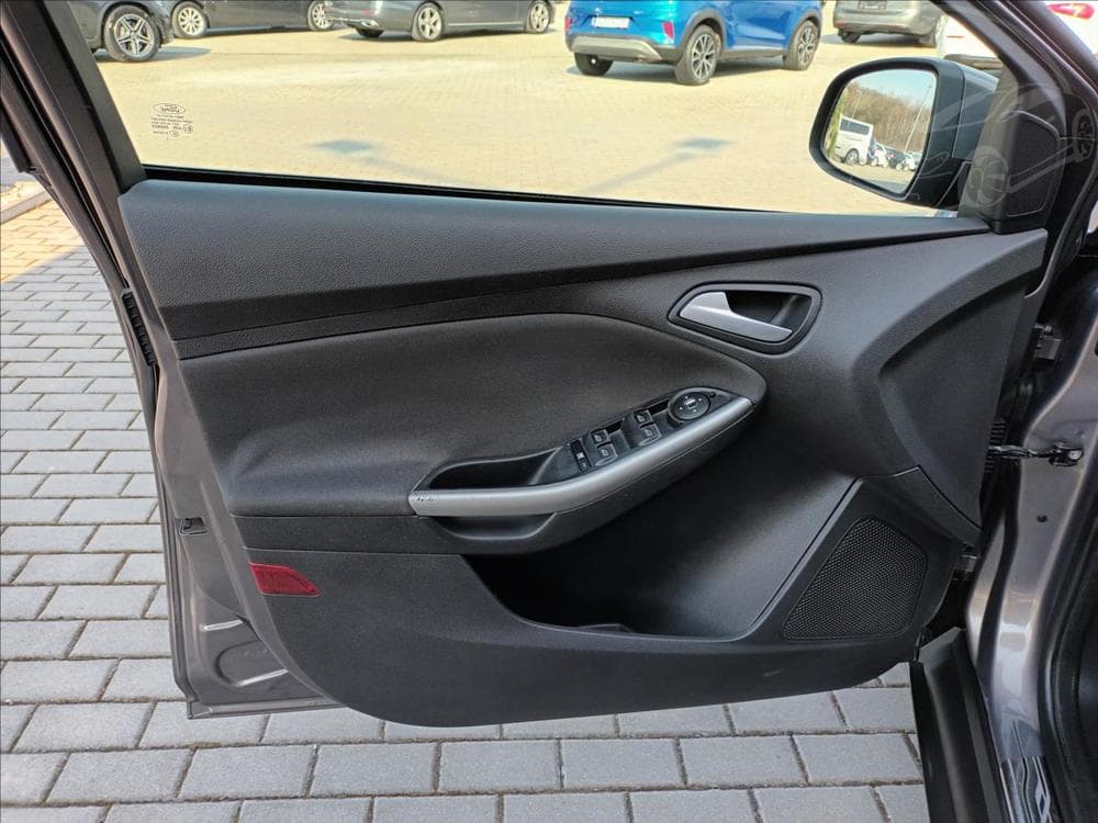 2013 Ford FOCUS - 16