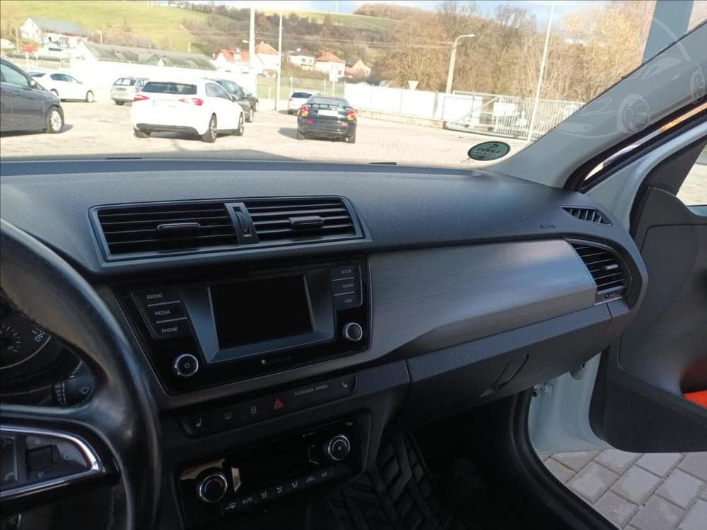 2015 Škoda FABIA - 33
