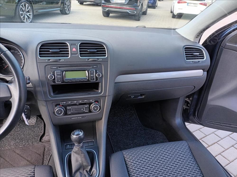 2010 Volkswagen GOLF - 17