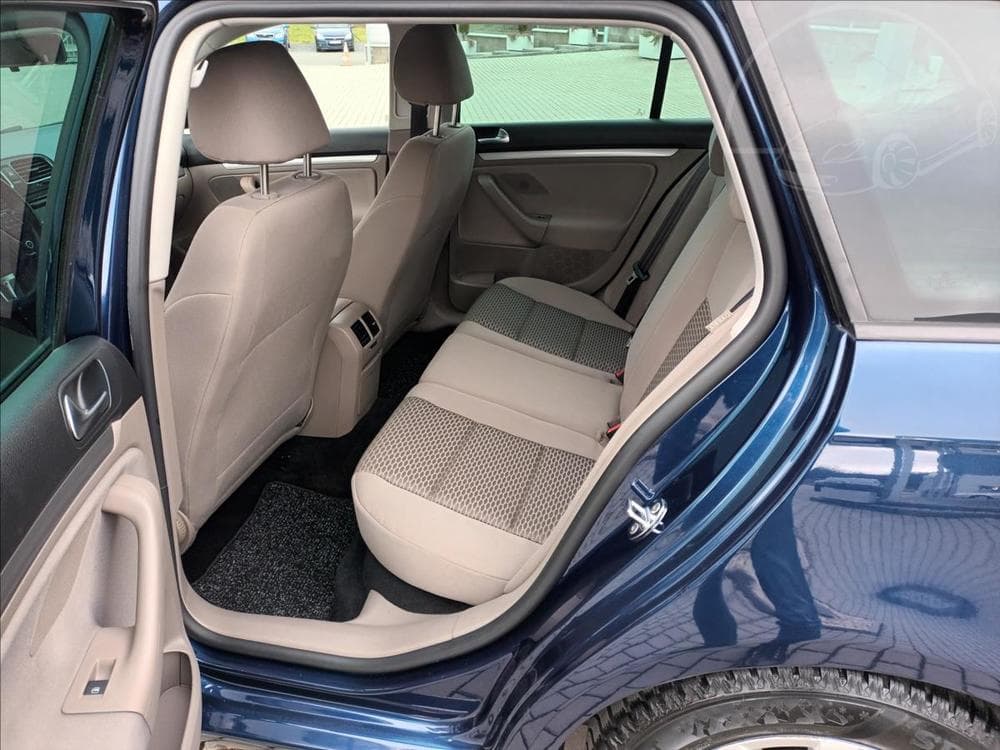 2011 Volkswagen GOLF - 18