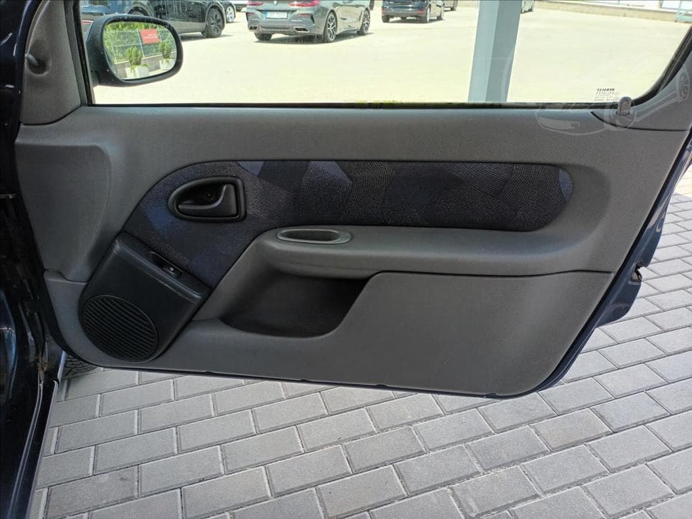 1999 Renault CLIO - 18