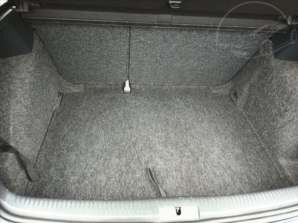 2011 Volkswagen GOLF - 18
