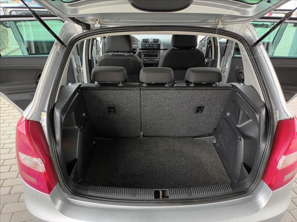 2011 Škoda FABIA - 19