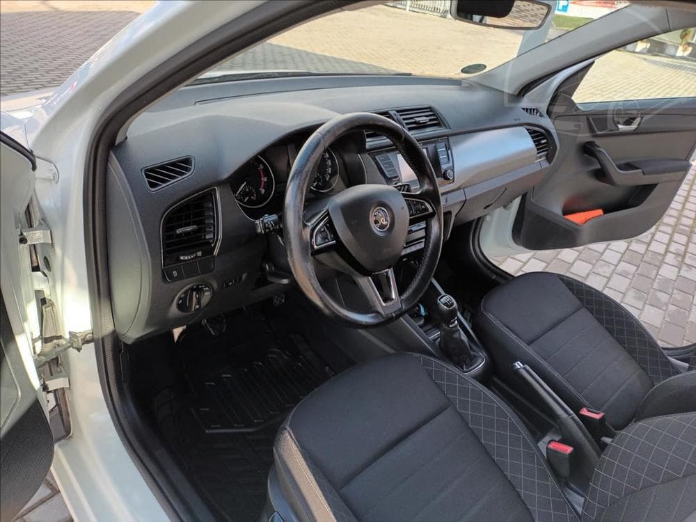 2015 Škoda FABIA - 39