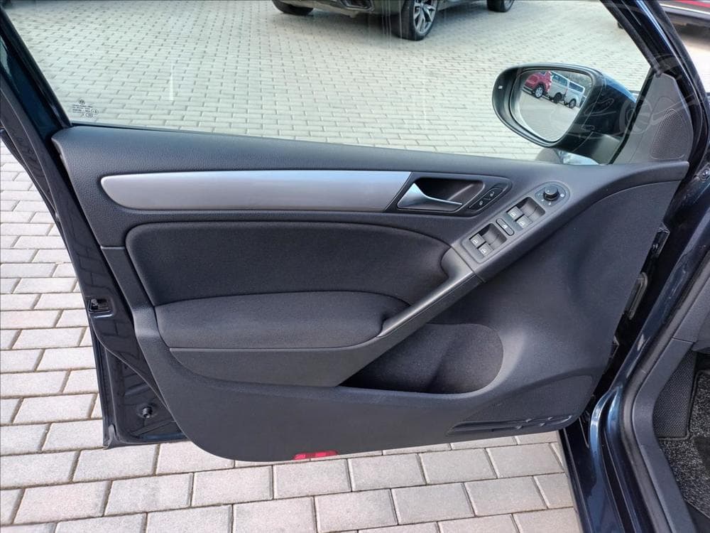 2010 Volkswagen GOLF - 20