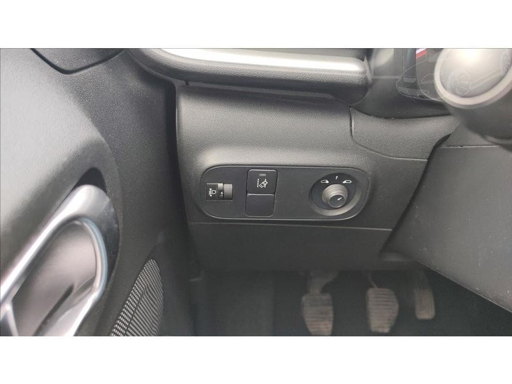 2018 Citroen C3 - 17