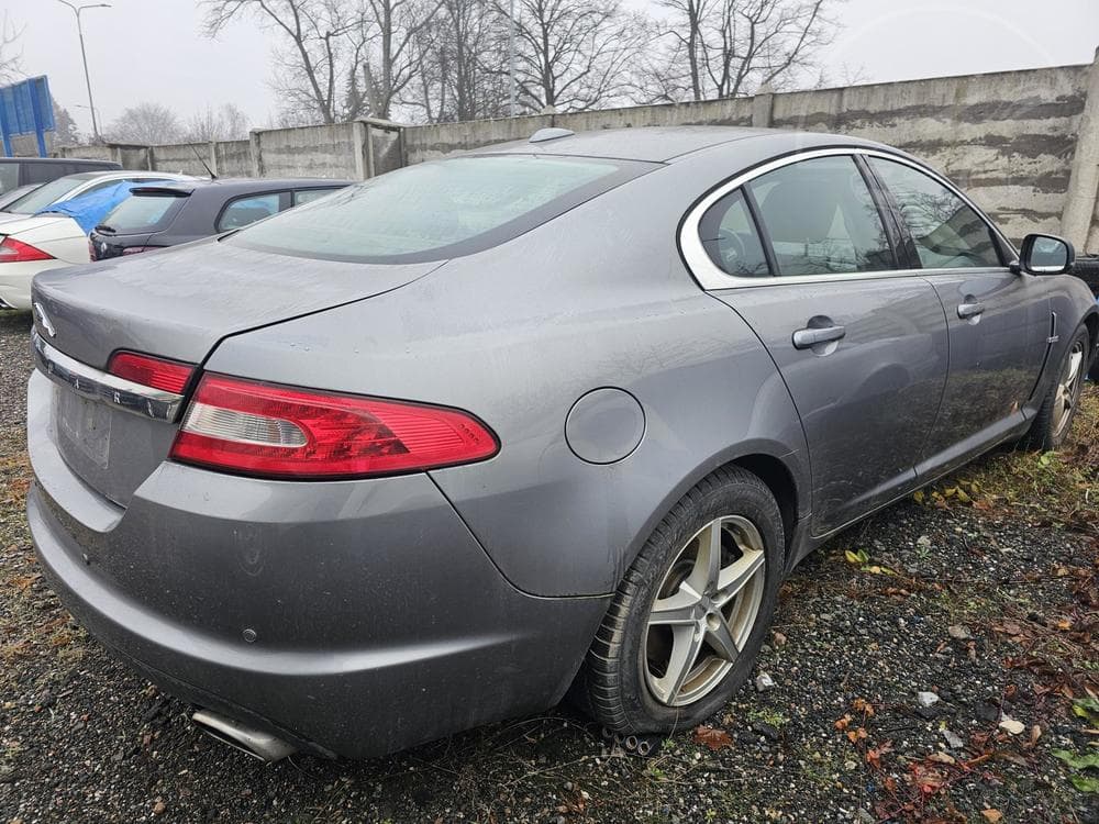 2011 Jaguar Xf - 4