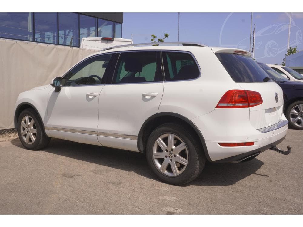 2013 Volkswagen Touareg - 6