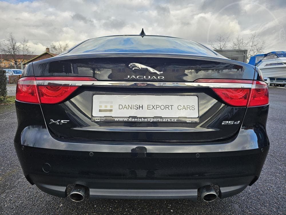 2019 Jaguar Xf - 11