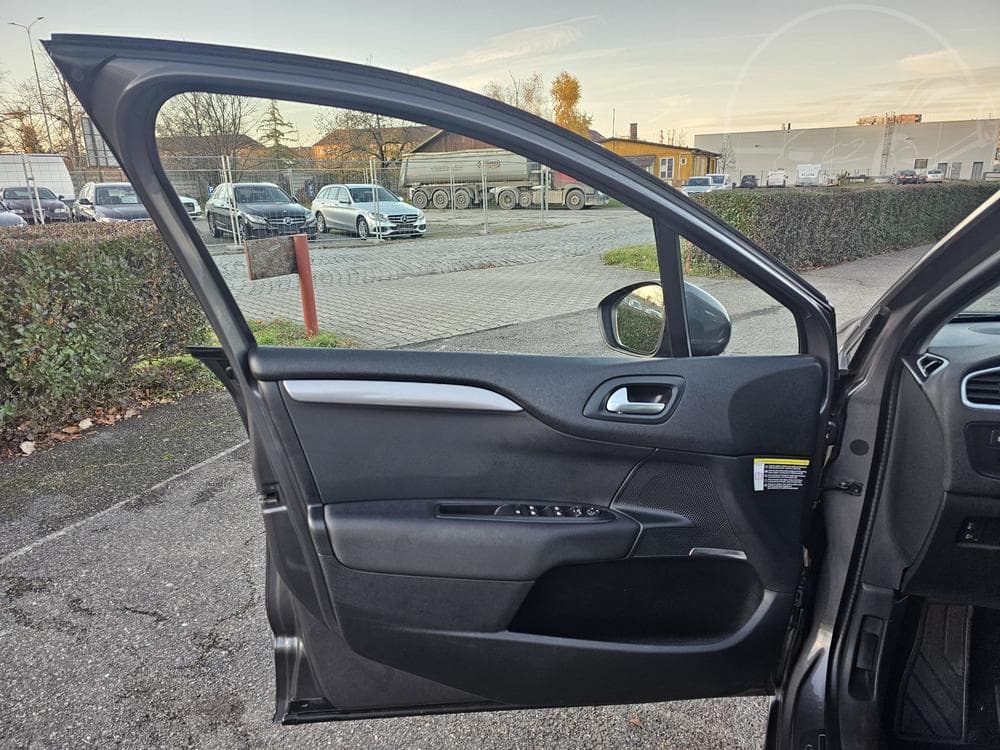 2016 Citroen C4 - 15
