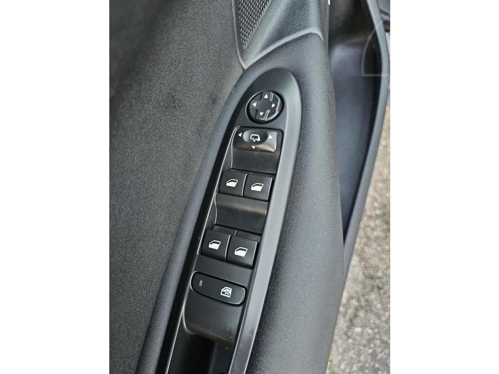 2016 Citroen C4 - 16